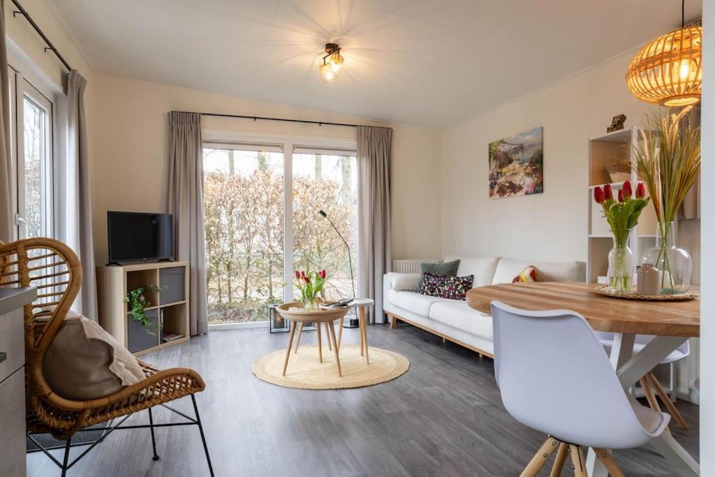 Gezellig Modern Chalet Midden Op De Veluwe Epe Esterno foto