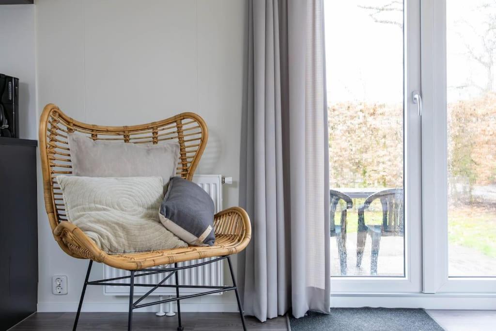 Gezellig Modern Chalet Midden Op De Veluwe Epe Esterno foto